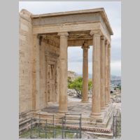 Erechtheion, noth porch, photo Holger Uwe Schmitt , Wikipedia.jpg